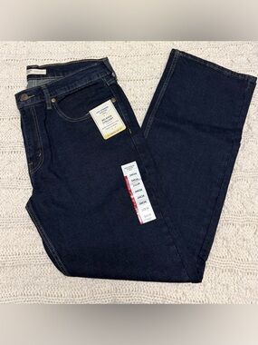 Levi's Men's Relaxed Straight Jeans in Dark Wash- 34x34